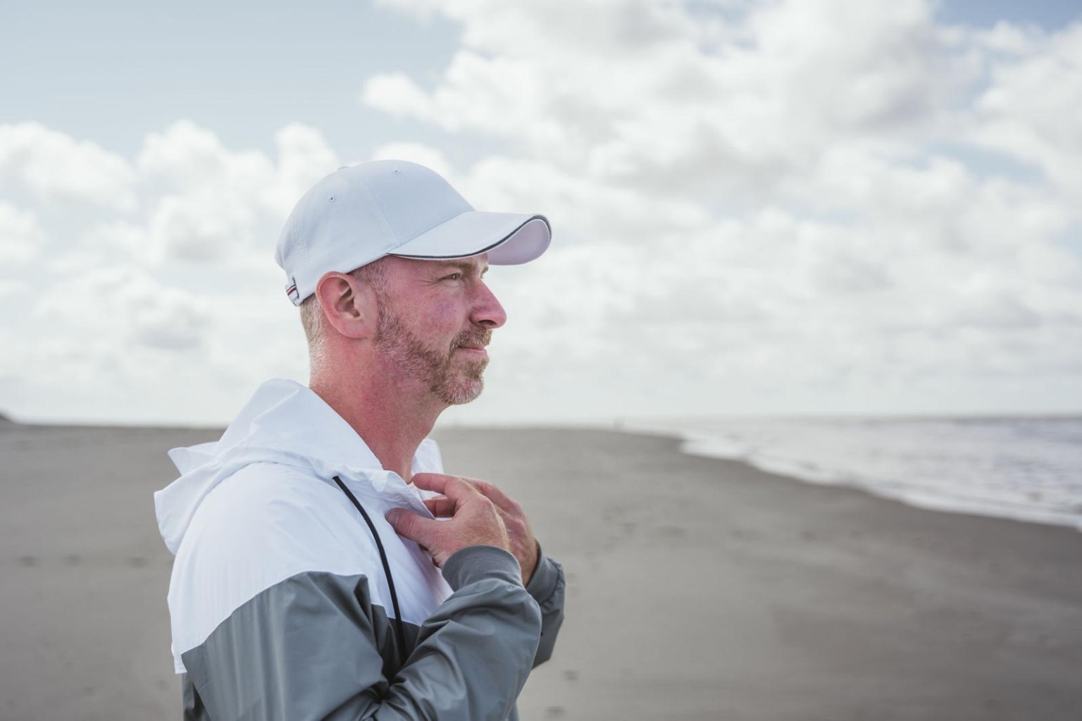 Steffen Kairies am Meer.